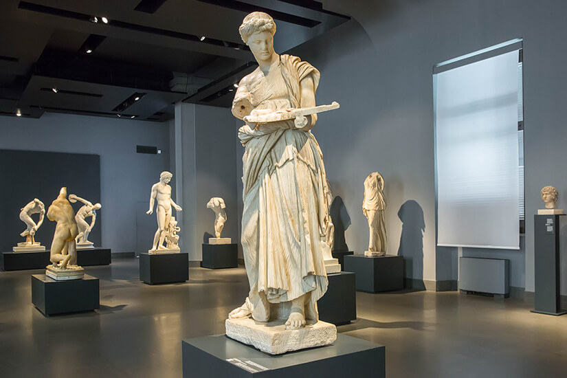 פסלים ייחודיים במוזיאון הלאומי של רומא